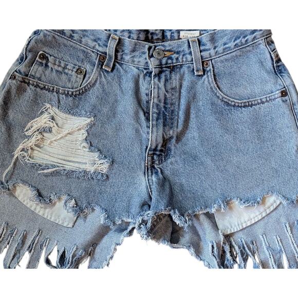Vtg Levis 565 Cut Off Jean Shorts Student Women 28 Distressed Light Denim 90s - Picture 9 of 12